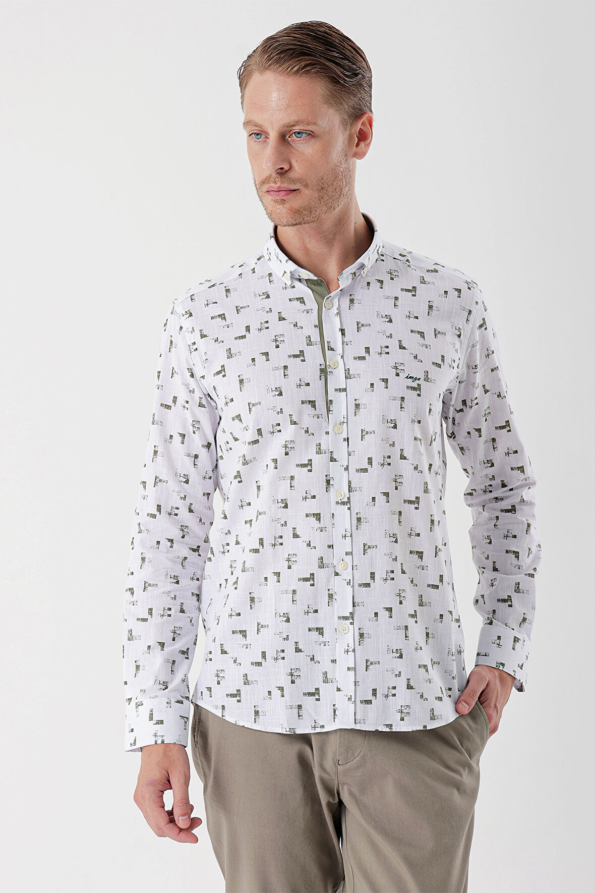 Beyaz Uzun Kollu Baskılı Bez Ayağı Cepsiz Garnili Klasik Slim Fit Dar Kesim Gömlek 1004230230