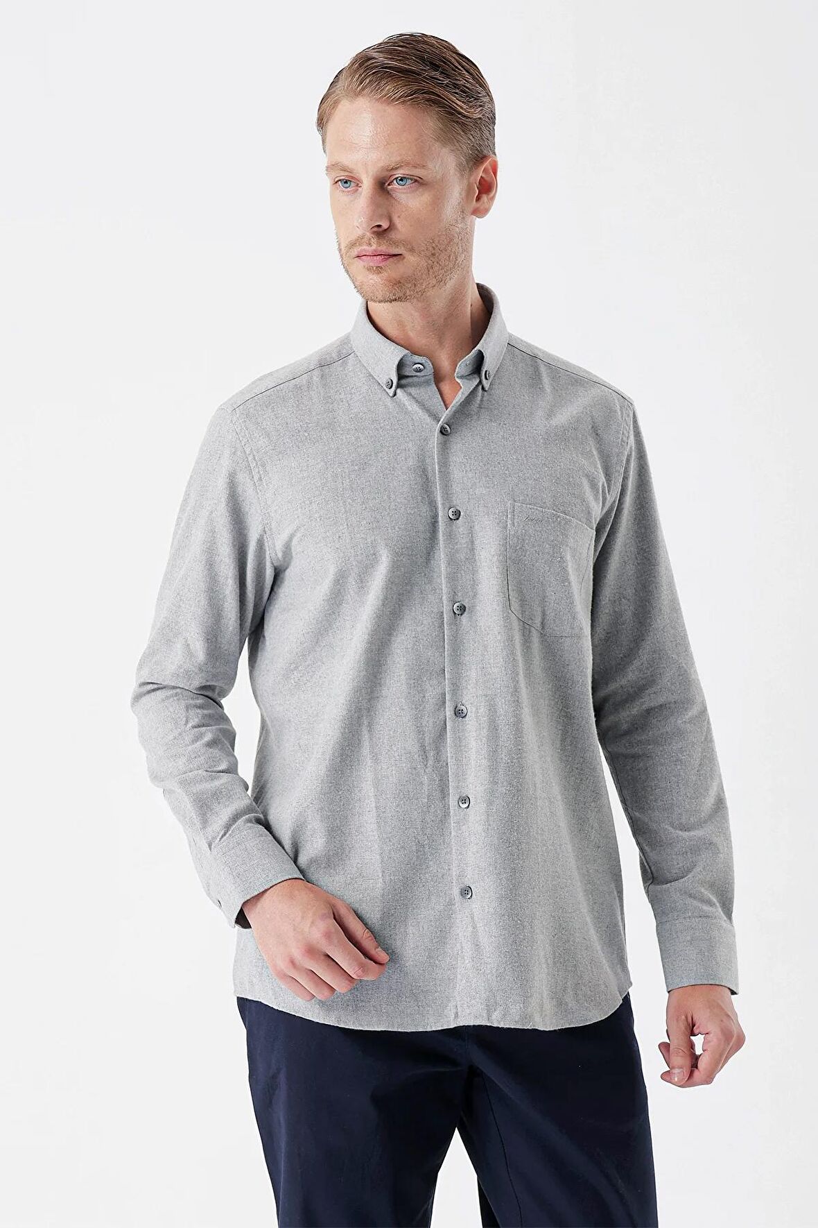 Gri Uzun Kollu Gabardin Sert Yaka Cepli Casual Comfort Fit Rahat Kesim Gömlek 1004235108