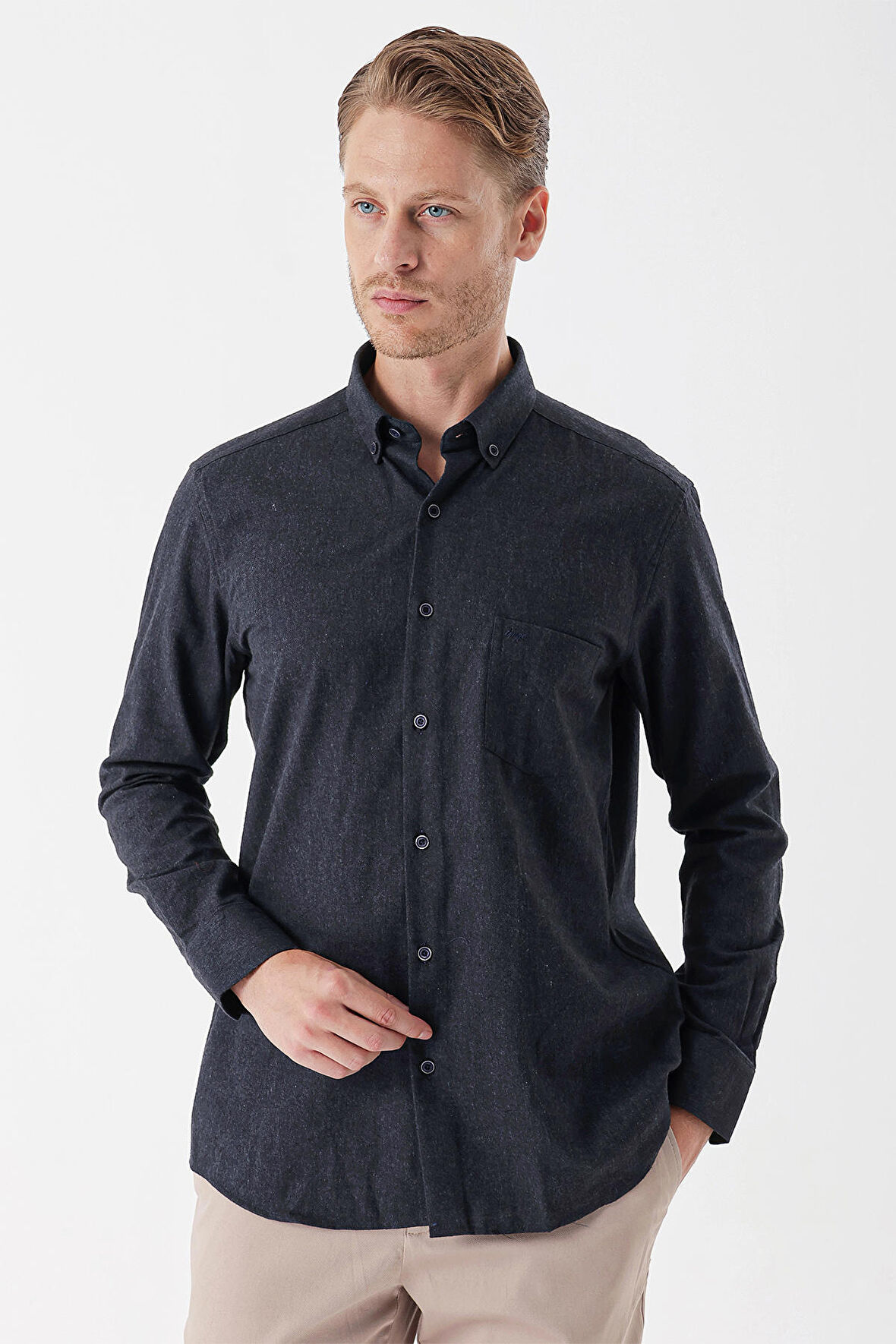 Lacivert Uzun Kollu Gabardin Sert Yaka Cepli Casual Comfort Fit Rahat Kesim Gömlek 1004235108