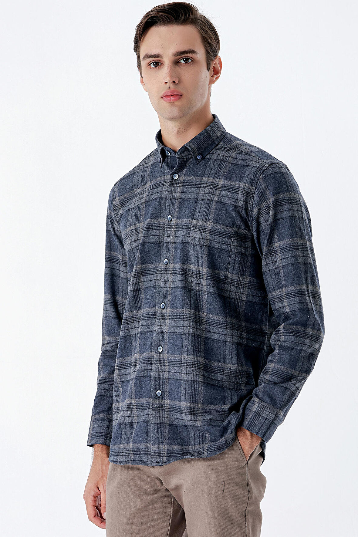 Uzun Kollu Ekoseli Gabardin Sert Yaka Cepli Garnili Casual Comfort Fit Gömlek 1004235111 Koyu Lacivert