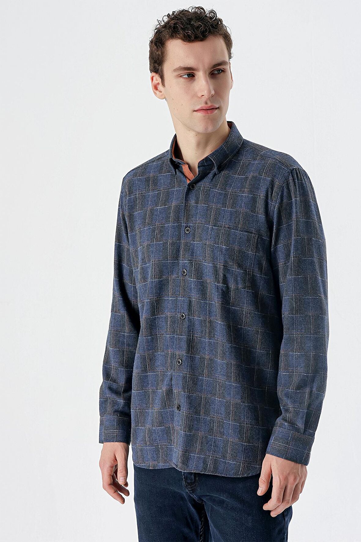 Uzun Kollu Ekoseli Düğmeli Yaka Cepli Garnili Pamuklu Klasik Comfort Fit Gömlek 1004235142 Lacivert