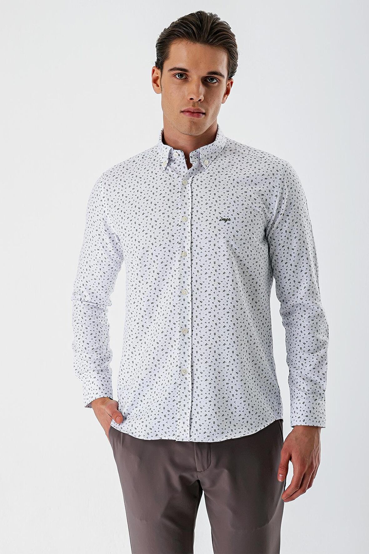 Beyaz Uzun Kollu Baskılı Bez Ayağı Düğmeli Yaka Cepsiz Pamuklu Slim Fit Gömlek 1004235170