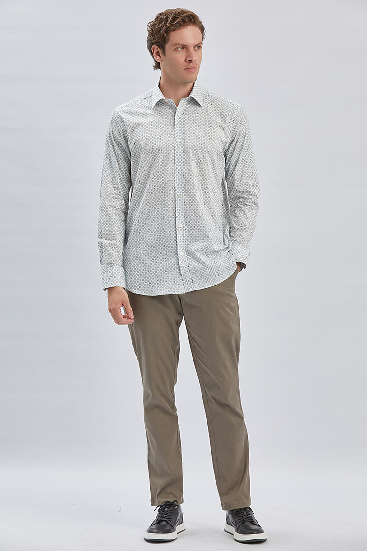 Su Yeşili Uzun Kollu Baskılı  Sert Yaka Cepli Pamuklu Comfort Fit Gömlek 1004240107