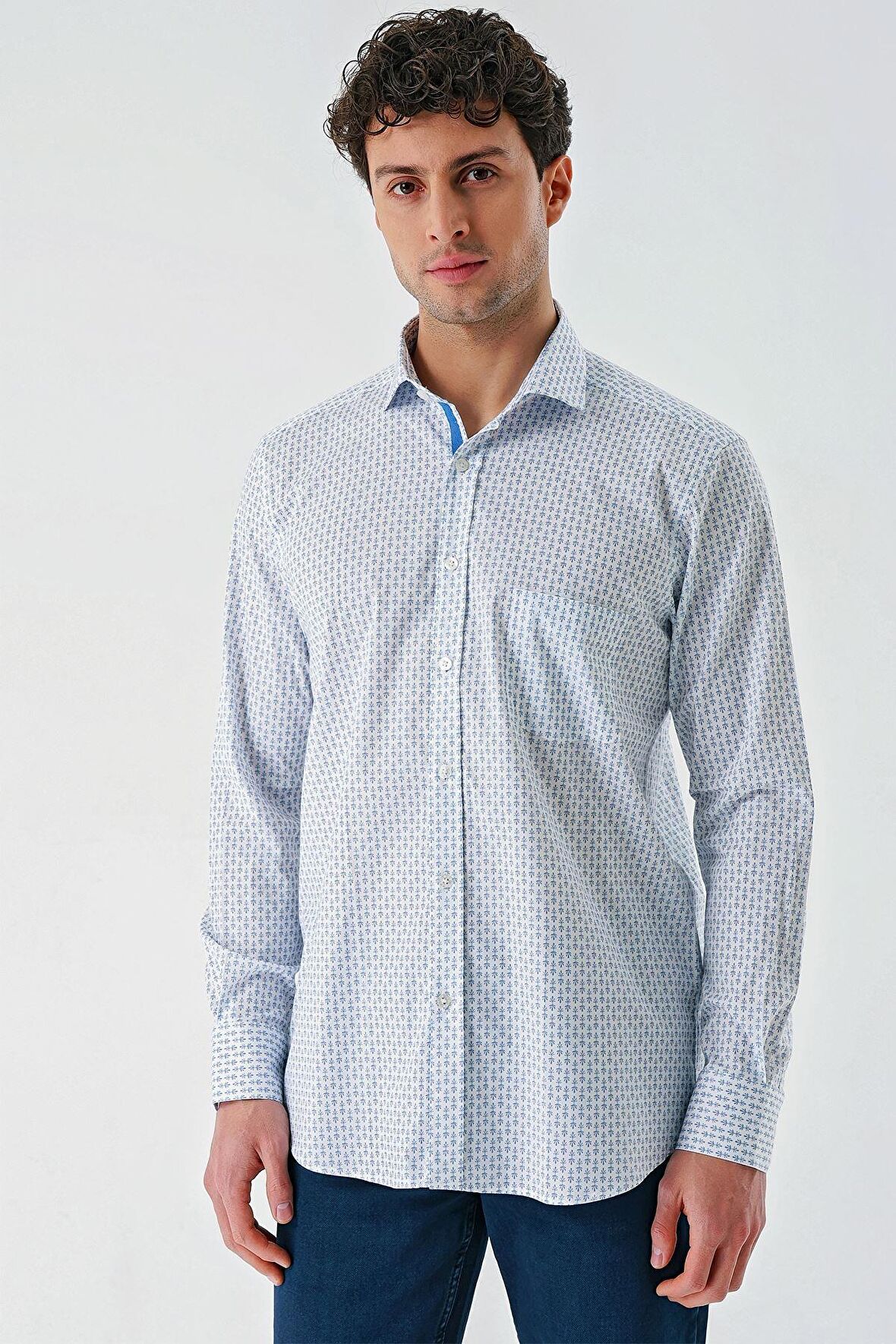 Koyu Mavi Uzun Kollu Baskılı  İtalyan Yaka Cepli  Pamuklu Likralı  Comfort Fit Gömlek 1004240160