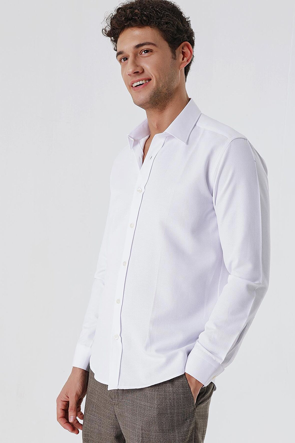 Beyaz Uzun Kollu Armürlü Cepsiz Pamuklu Likralı Slim Fit Dar Kesim Gömlek 1004240193