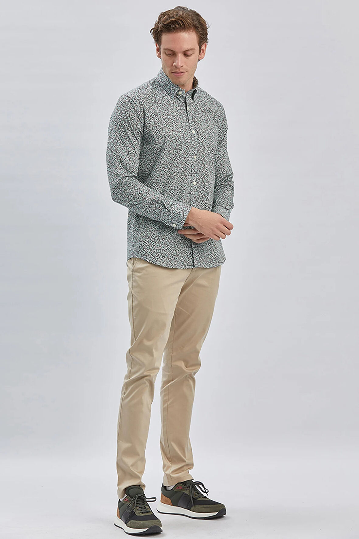 Koyu Yeşil Uzun Kollu Baskılı Biritli Yaka Cepsiz Pamuklu Klasik Slim Fit Dar Kesim Gömlek 1004240215