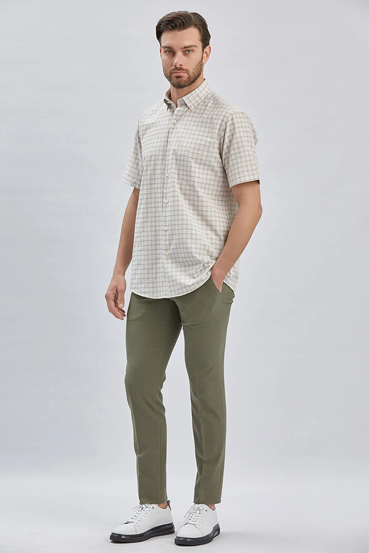 Bej Kısa Kollu Ekoseli Cepli Garnili Pamuklu Klasik Comfort Fit Rahat Kesim Gömlek 1004240221