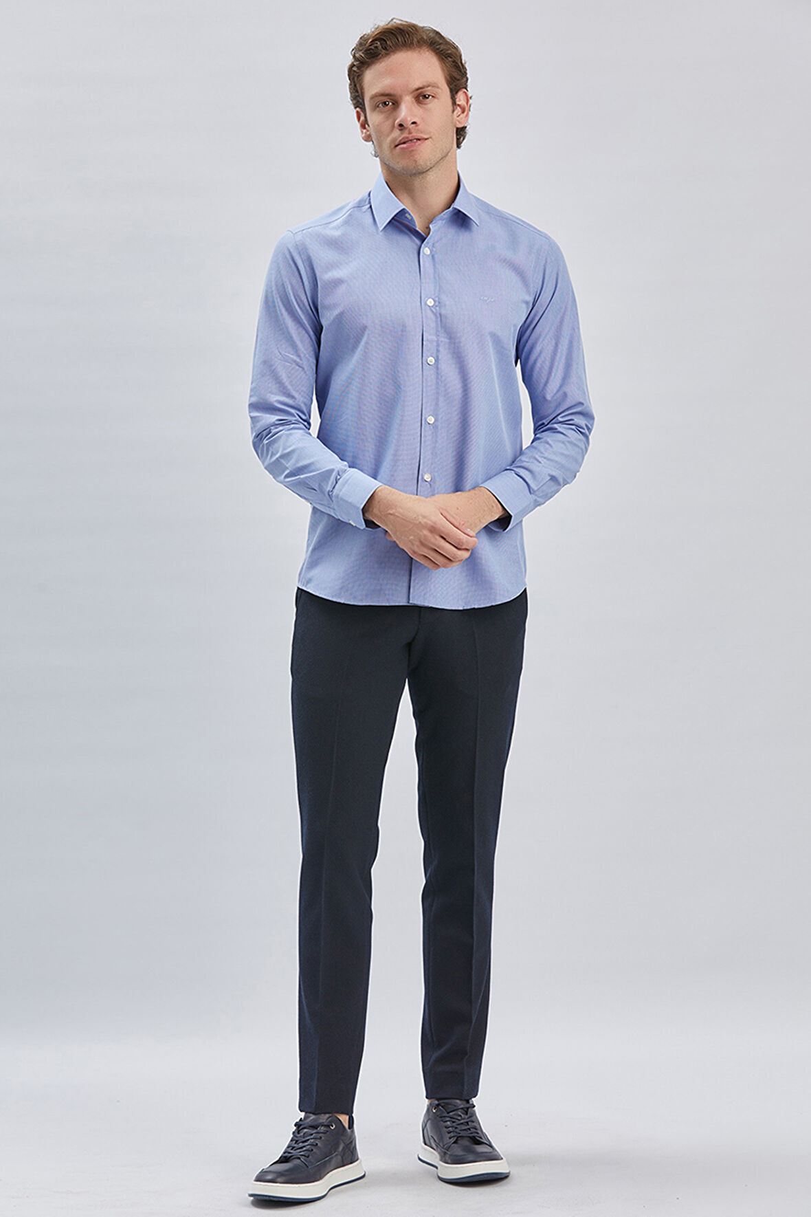 Mavi Uzun Kollu Bez Ayağı Sert Yaka Cepsiz Pamuklu Klasik Slim Fit Dar Kesim Gömlek 1004240230