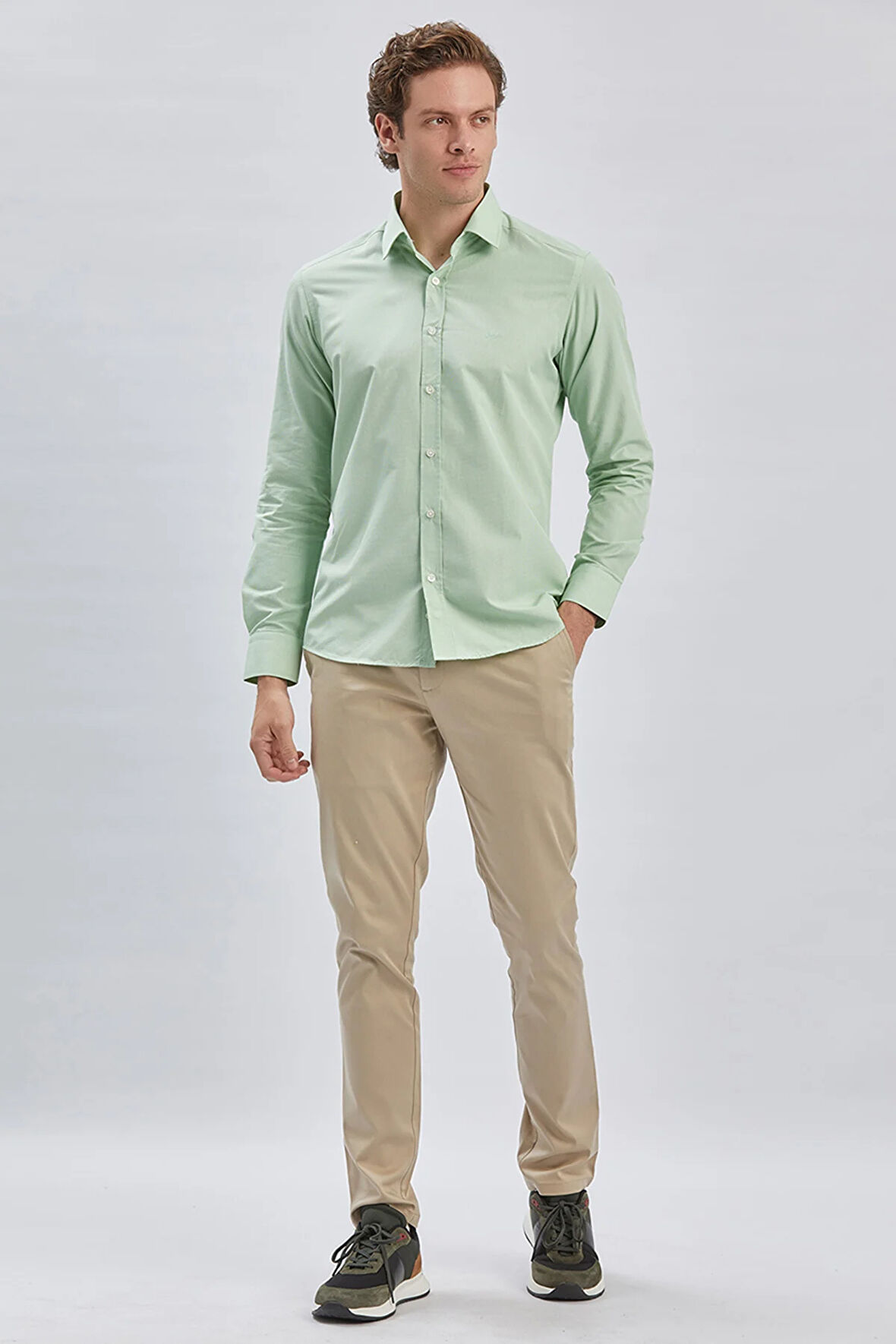 Açık Yeşil Uzun Kollu Bez Ayağı Sert Yaka Cepsiz Pamuklu Klasik Slim Fit Dar Kesim Gömlek 1004240230