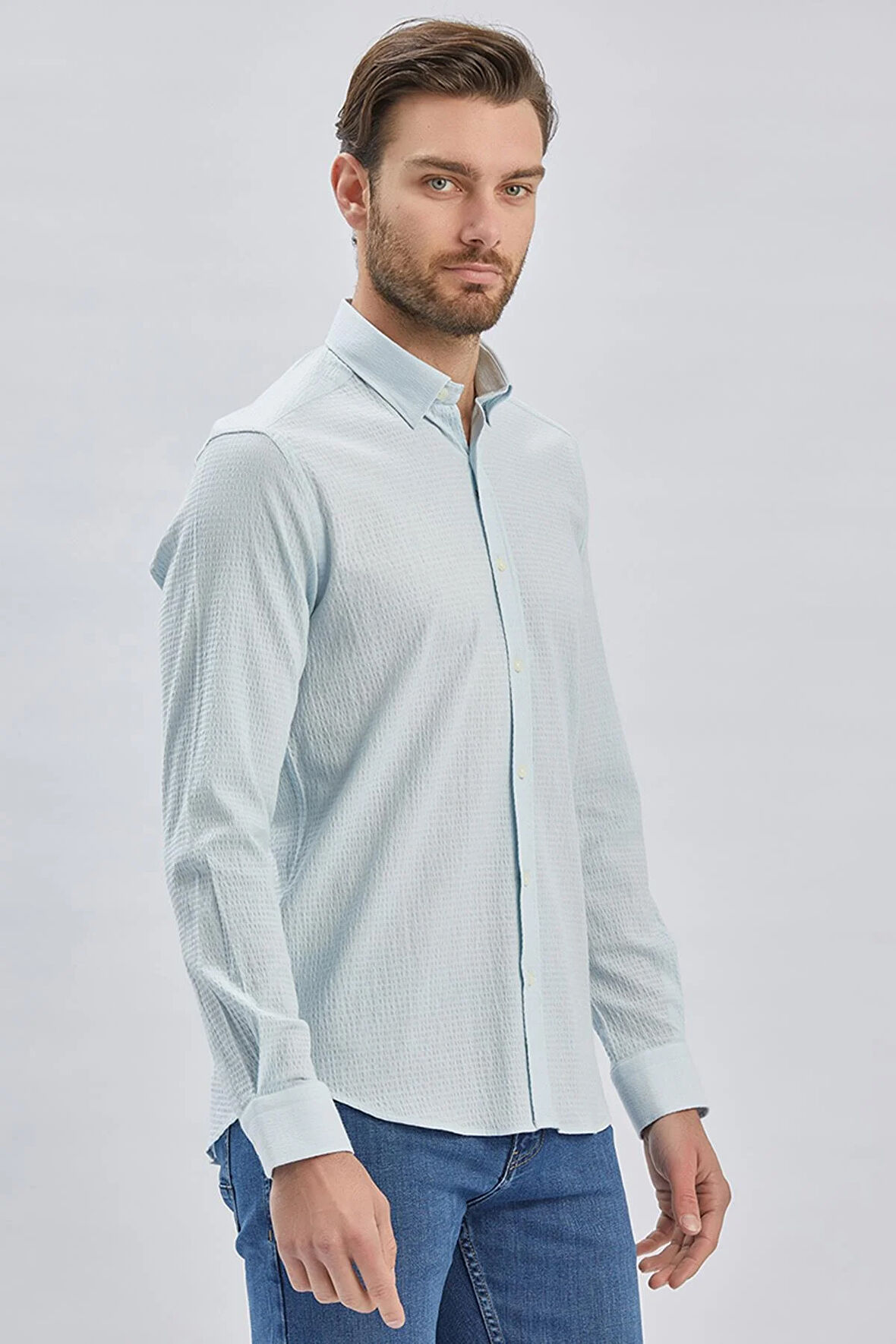 Koyu Mavi Uzun Kollu Biritli Yaka Biyeli Pamuklu Likralı Casual Slim Fit Dar Kesim Gömlek 1004240232