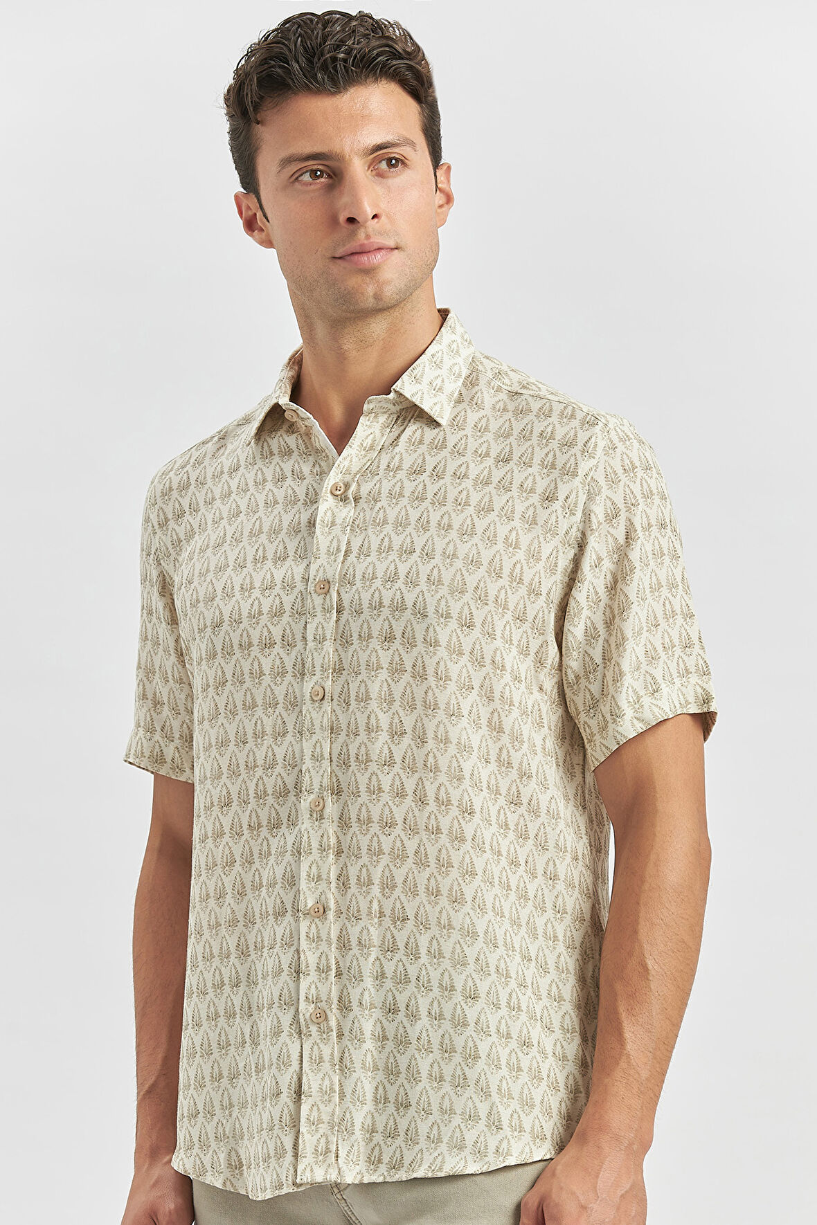 Yeşil Kısa Kollu Baskılı Düğmeli Yaka Keten Casual Slim Fit Dar Kesim Gömlek 1004240241