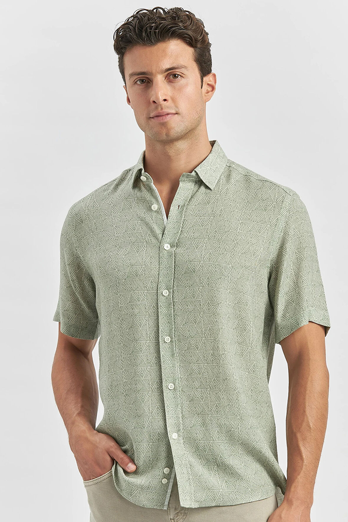 Koyu Yeşil Kısa Kollu Düğmeli Yaka Biyeli Keten Casual Slim Fit Dar Kesim Gömlek 1004240242