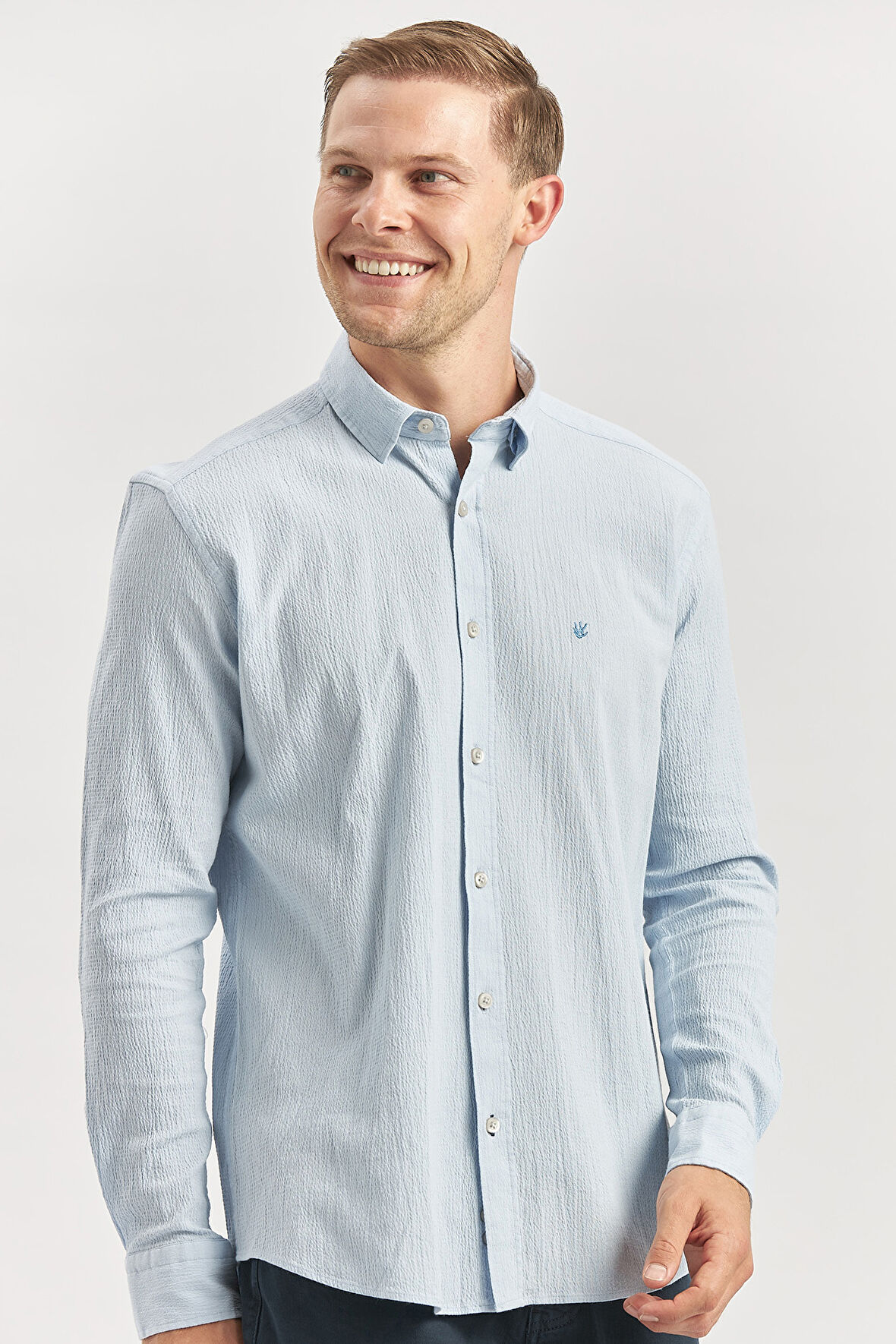 Mavi Uzun Kollu Gofreli Biyeli %100 Pamuk Casual Slim Fit Dar Kesim Gömlek 1004240247