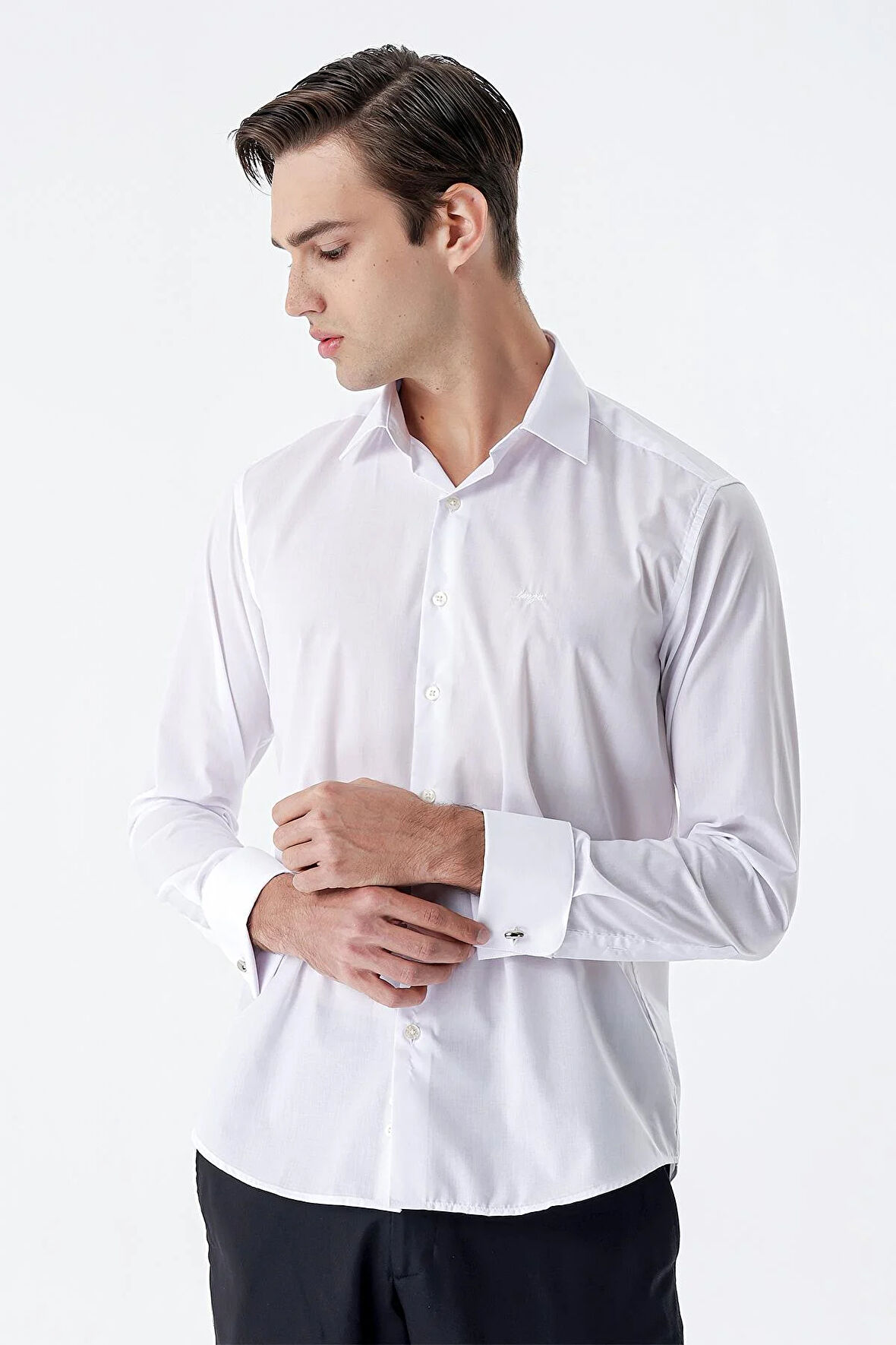 Beyaz Uzun Kol Düz Bez Ayağı Sert Yaka Cepsiz Pamuklu Basic Slim Fit Gömlek 1004245059