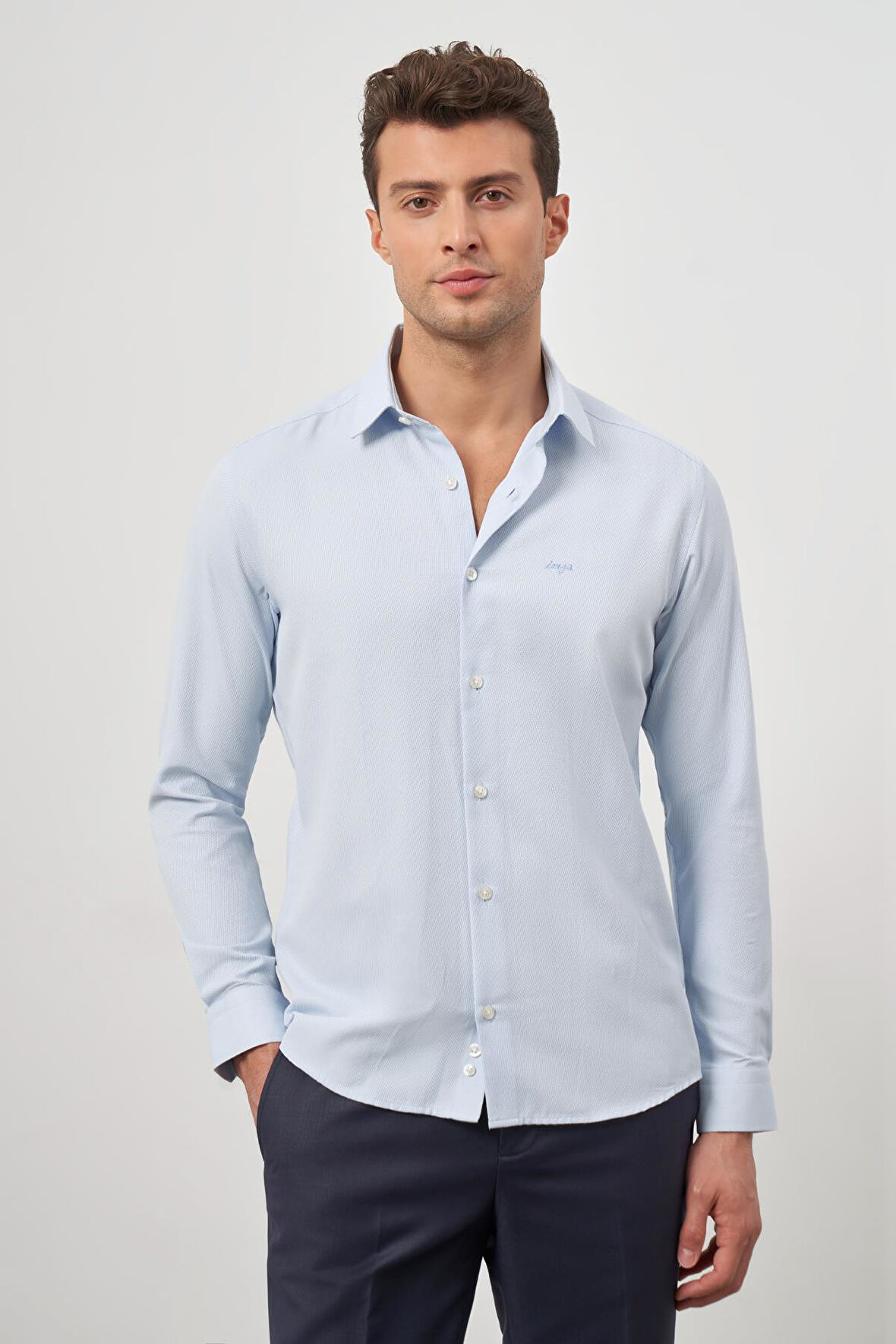 Koyu Mavi Uzun Kol Kendinden Desenli Armürlü 032 Sert Yaka Classic Slim Fit Gömlek 1004245151