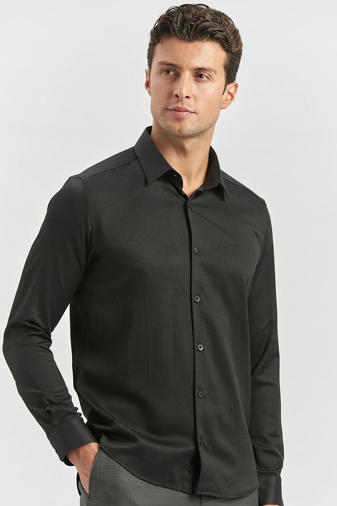 Siyah Uzun Kol Kendinden Desenli Armürlü 032 Sert Yaka Classic Slim Fit Gömlek 1004245153