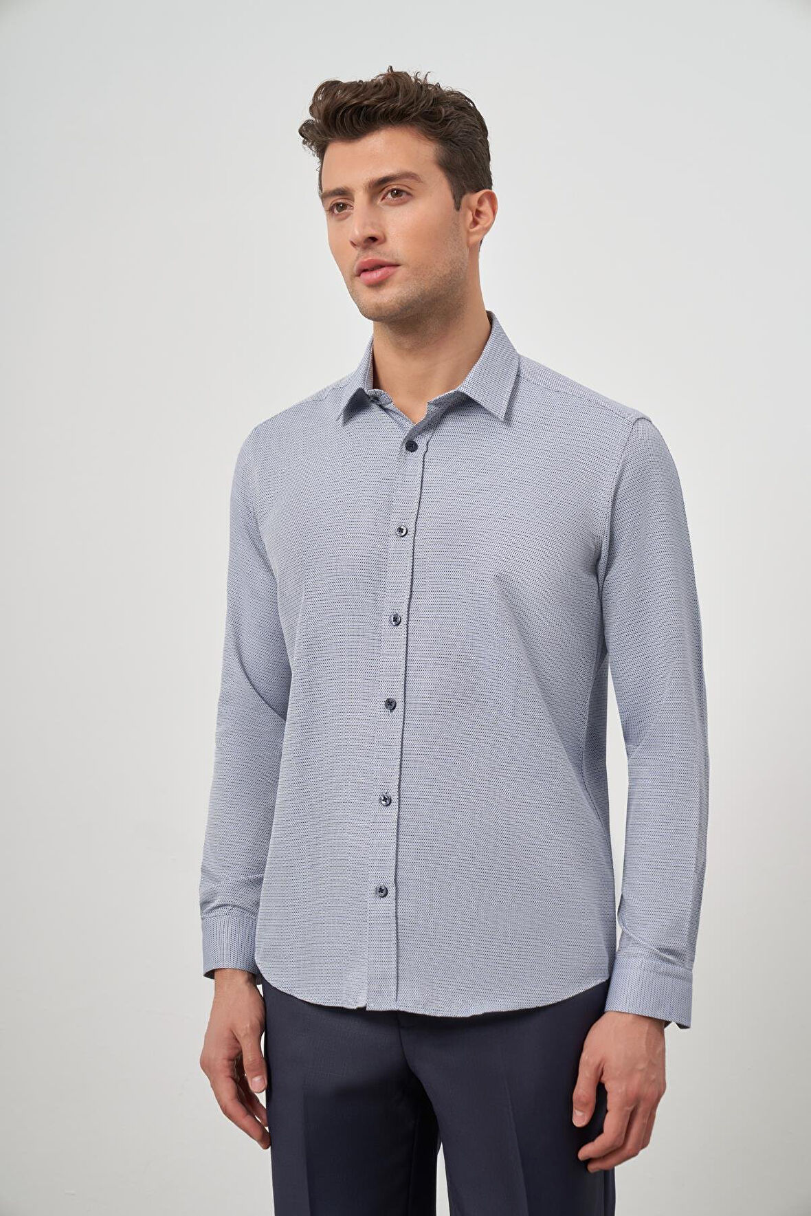 Koyu Lacivert Uzun Kol Kendinden Desenli Armürlü Sert Yaka Cepsiz Pamuklu Classic Slim Fit Gömlek 1004245161