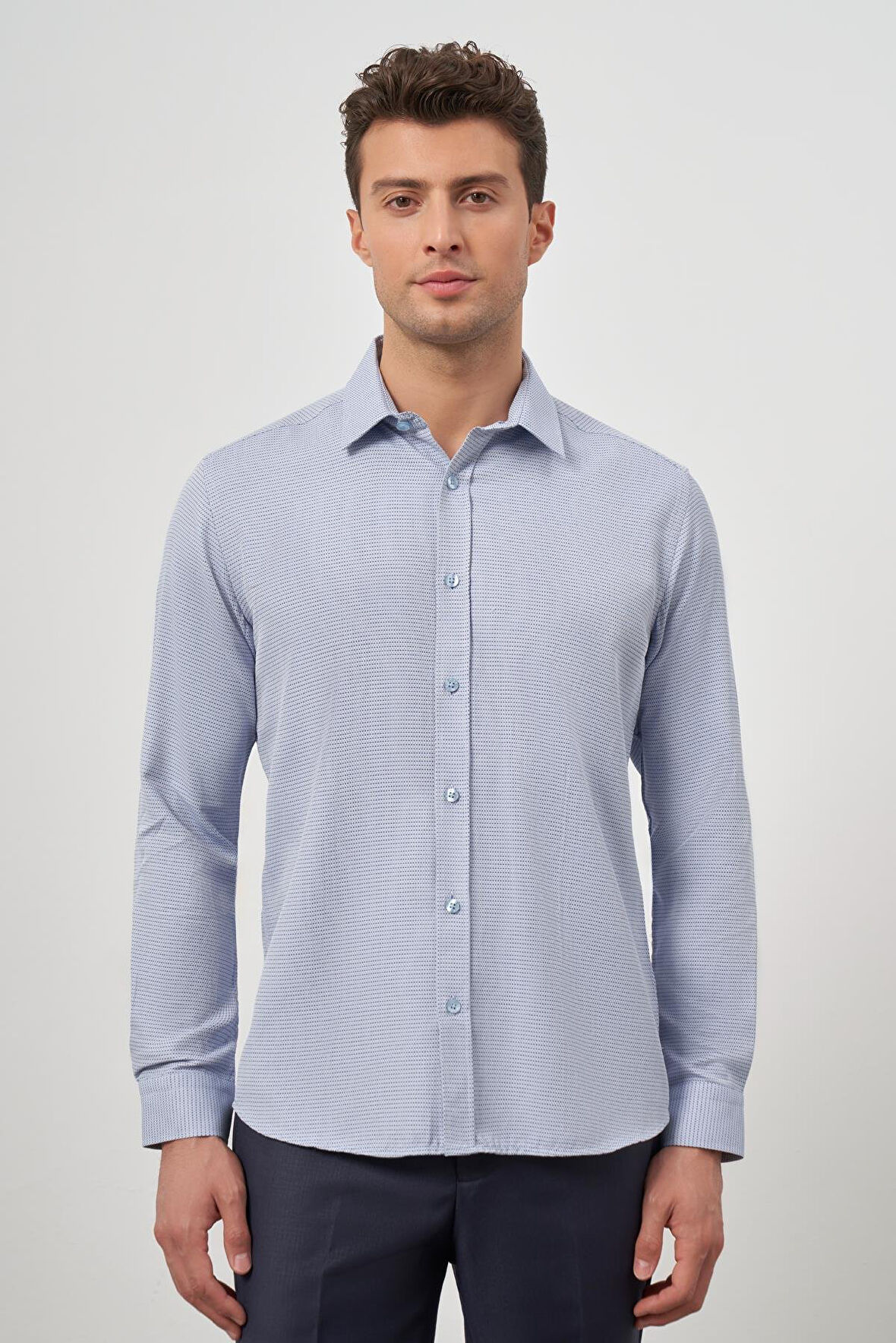 Koyu Mavi Uzun Kol Kendinden Desenli Armürlü Sert Yaka Cepsiz Pamuklu Classic Slim Fit Gömlek 1004245161