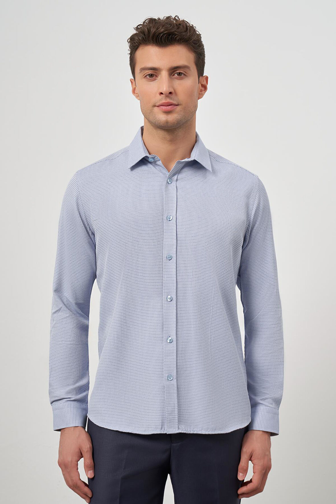 Koyu Mavi Uzun Kol Kendinden Desenli Armürlü Sert Yaka Cepsiz Pamuklu Classic Slim Fit Gömlek 1004245161
