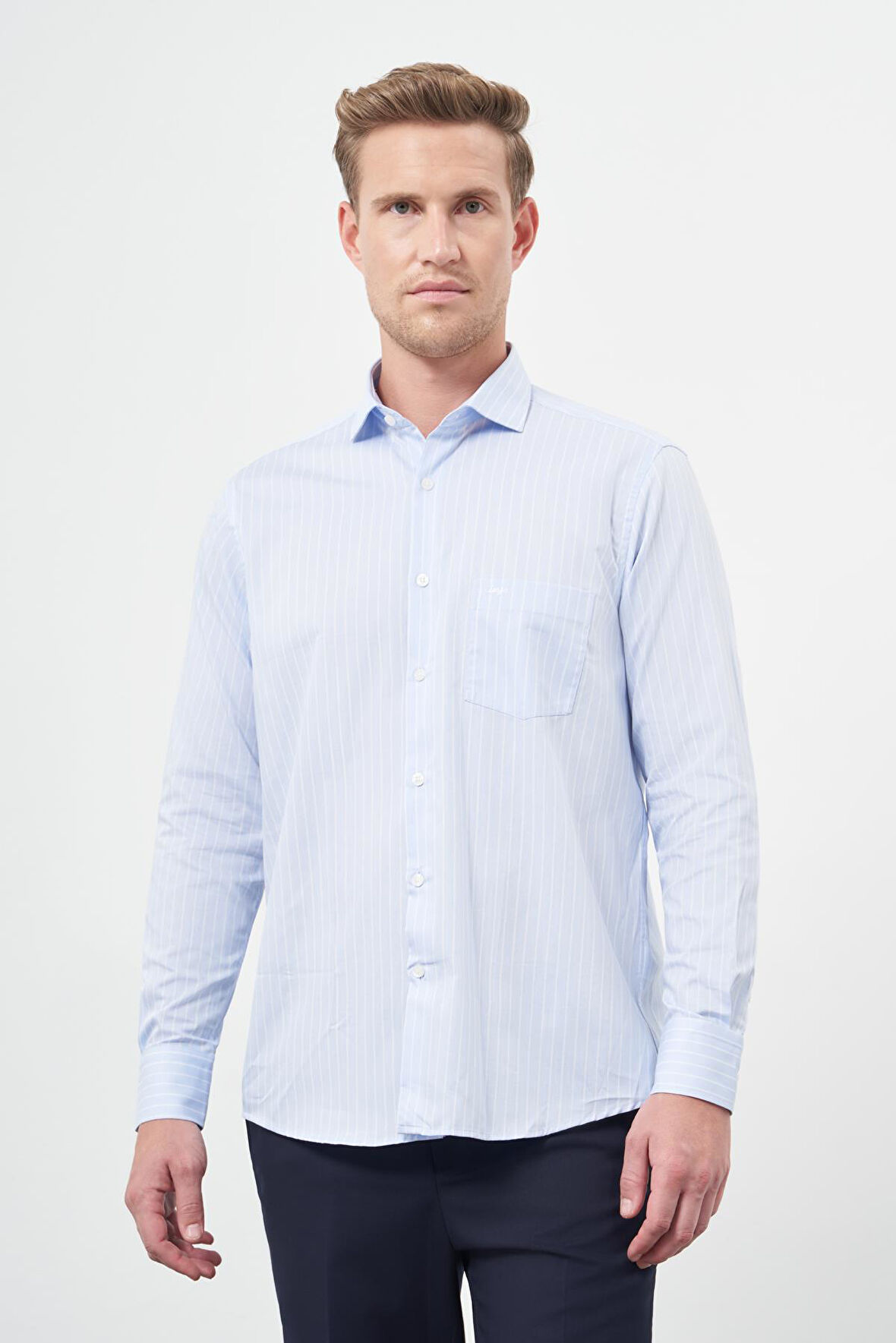Koyu Mavi Uzun Kol Çizgili Desen Bez Ayağı Yarım İtalyan Yaka Cepli Pamuklu Classic Comfort Fit Gömlek 1004245182