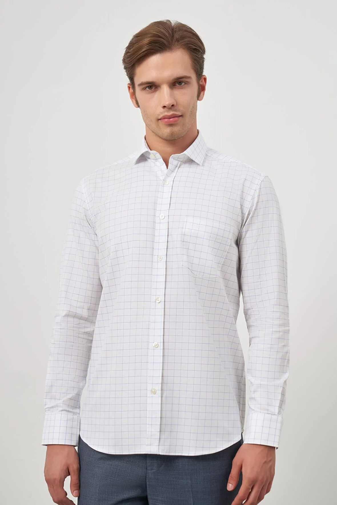 Beyaz Uzun Kol Kareli Desen Oxford Yarım İtalyan Yaka Cepli %100 Pamuk Classic Comfort Fit Gömlek 1004245197