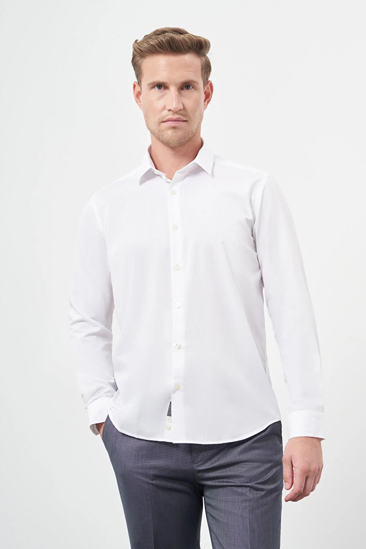 Beyaz Uzun Kol Kendinden Desenli Armürlü Sert Yaka Cepsiz Pamuklu Classic Slim Fit Gömlek 1004245202