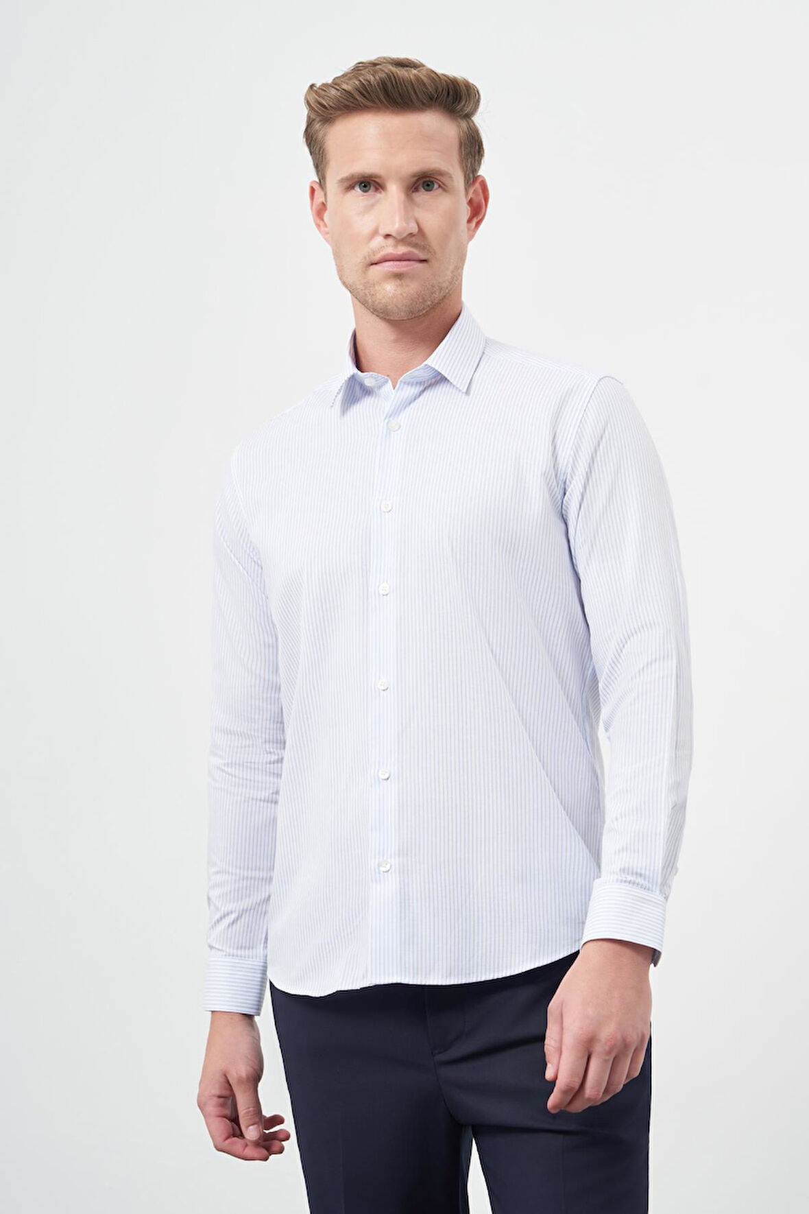 Beyaz Uzun Kol Çizgili Desen Oxford Sert Yaka Cepsiz Pamuklu Classic Slim Fit Gömlek 1004245206