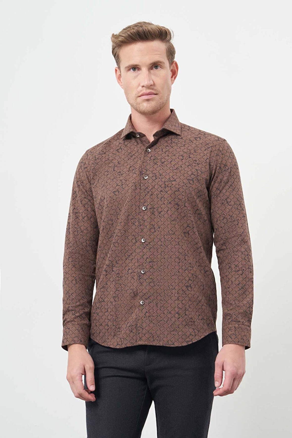 Koyu Kahverengi Uzun Kol Baskılı Bez Ayağı Yarım İtalyan Yaka Cepsiz Pamuklu Classic Slim Fit Gömlek 1004245222