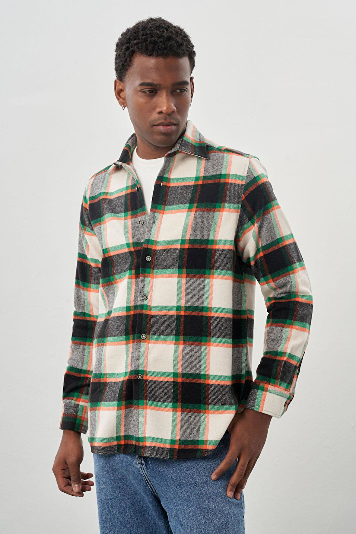 Siyah Yünlü Ekose Desen Yumuşak Yaka Cepsiz Uzun Kol Casual Comfort Fit Gömlek 1004245227