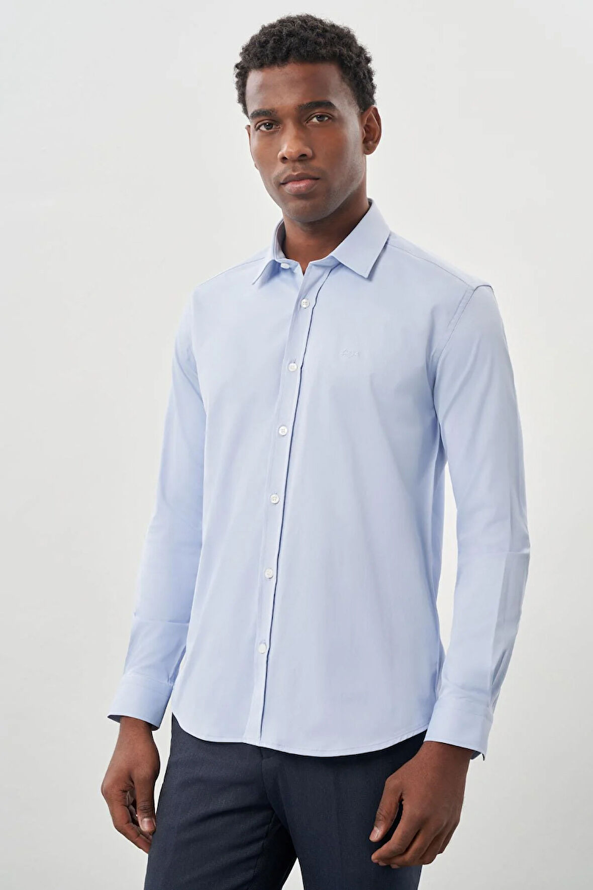 Mavi Uzun Kollu Sert Yaka Cepsiz Pamuklu Likralı Klasik Slim Fit Dar Kesim Gömlek 1004245234