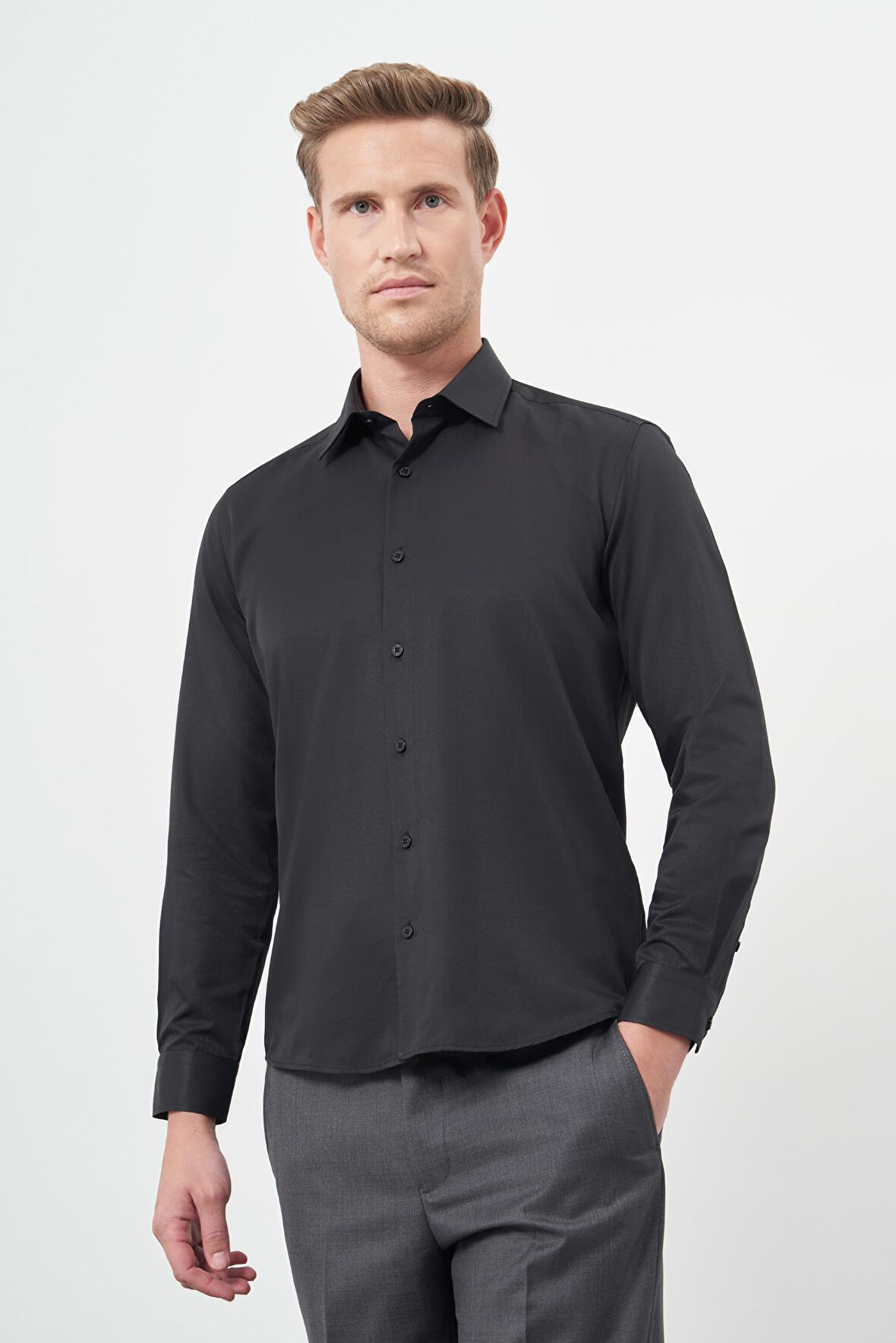 Siyah Uzun Kol Düz Bez Ayağı Sert Yaka Cepsiz Pamuklu Classic Slim Fit Gömlek 1004245267