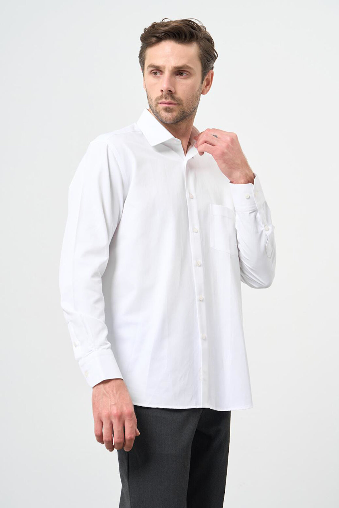 Beyaz Uzun Kol Düz Bez Ayağı Sert Yaka Cep 30 Pamuklu Classic Comfort Fit Gömlek 1004245269_600