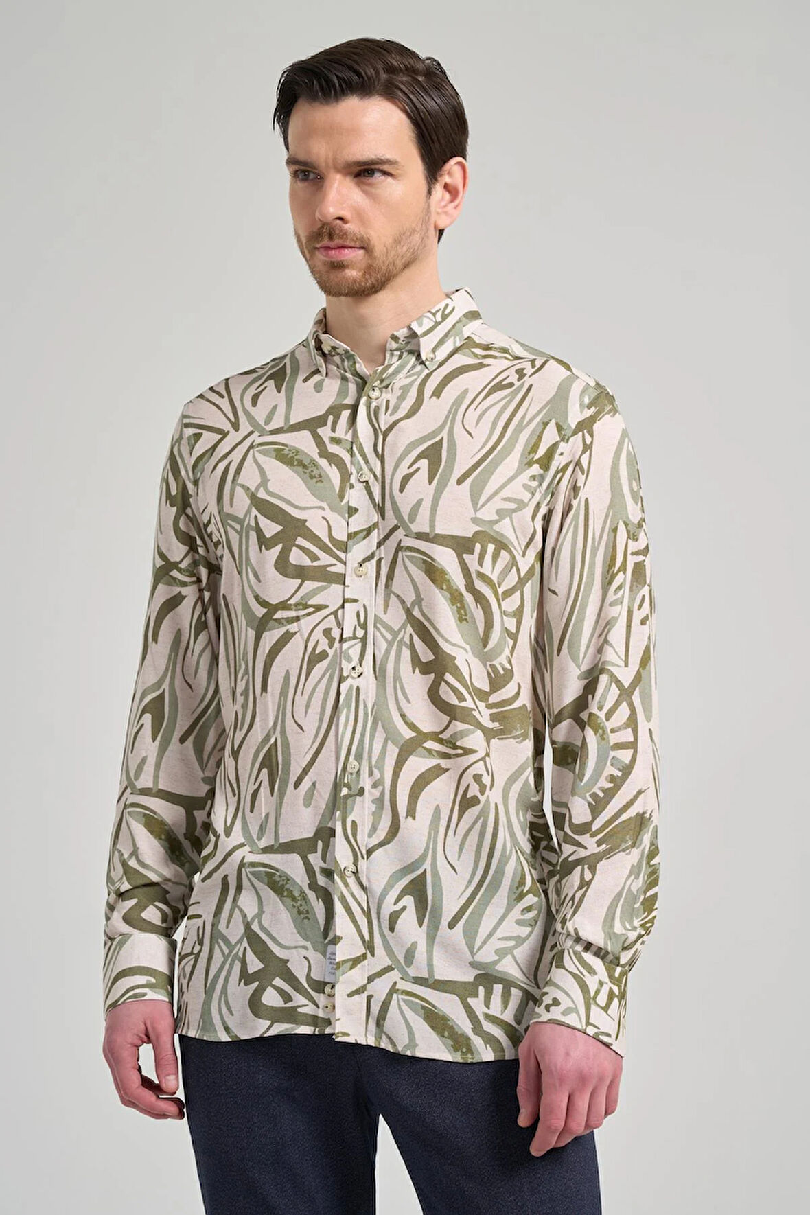 Koyu Haki Uzun Kol Baskılı Düğmeli Yaka Cepsiz Casual Slim Fit Gömlek 1004250138