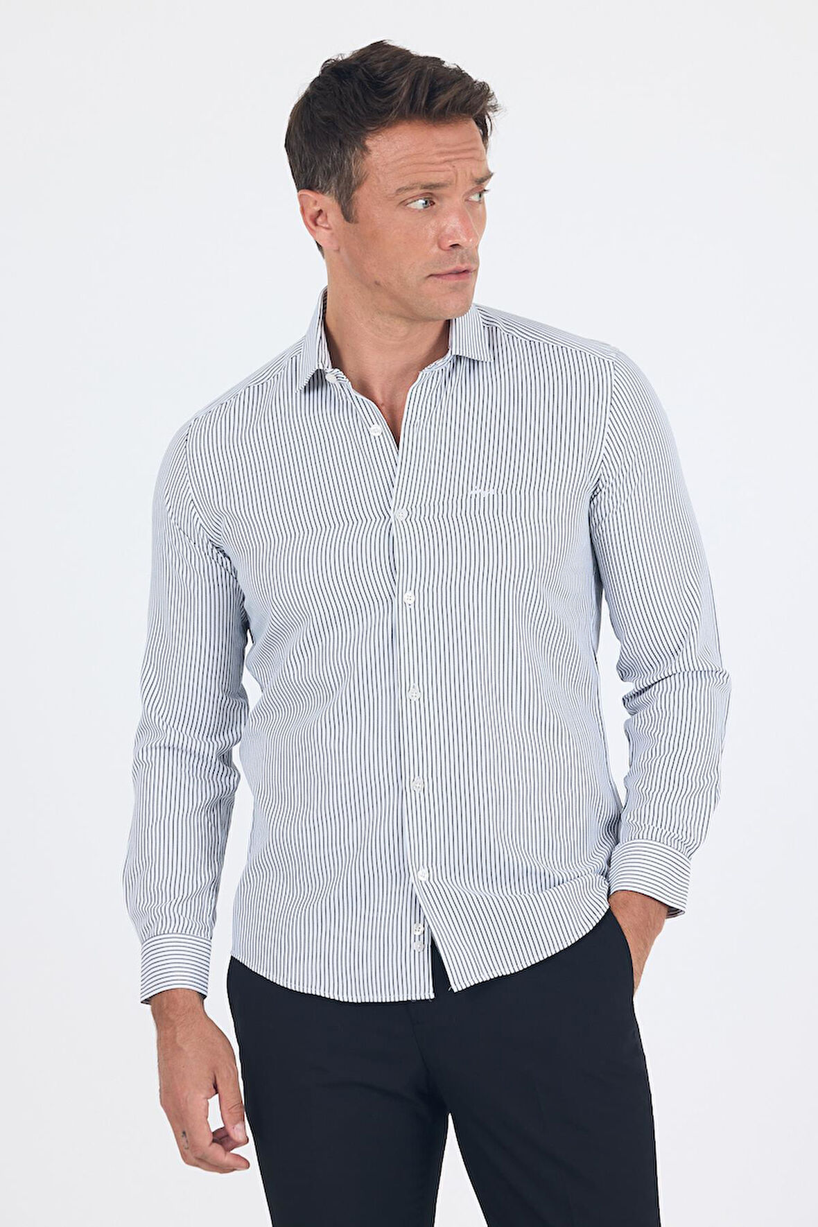 Uzun Kol Çizgili Desen Bez Ayağı İtalyan Yaka Cepsiz Pamuklu Classic Slim Fit Gömlek 1004250180