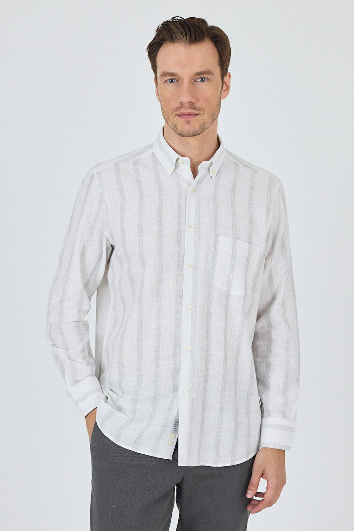 Uzun Kol Çizgili Desen Bez Ayağı Düğmeli Yaka cepli Pamuklu Casual Comfort Fit Gömlek 1004250190