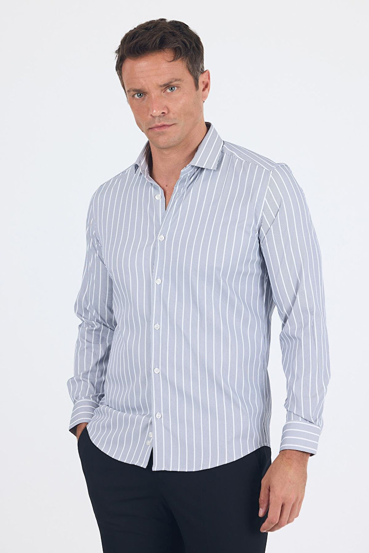 Koyu Lacivert Uzun Kol Yarım İtalyan Yaka Cepsiz Easy To Iron Slim Fit Esnek Gömlek 1004250227