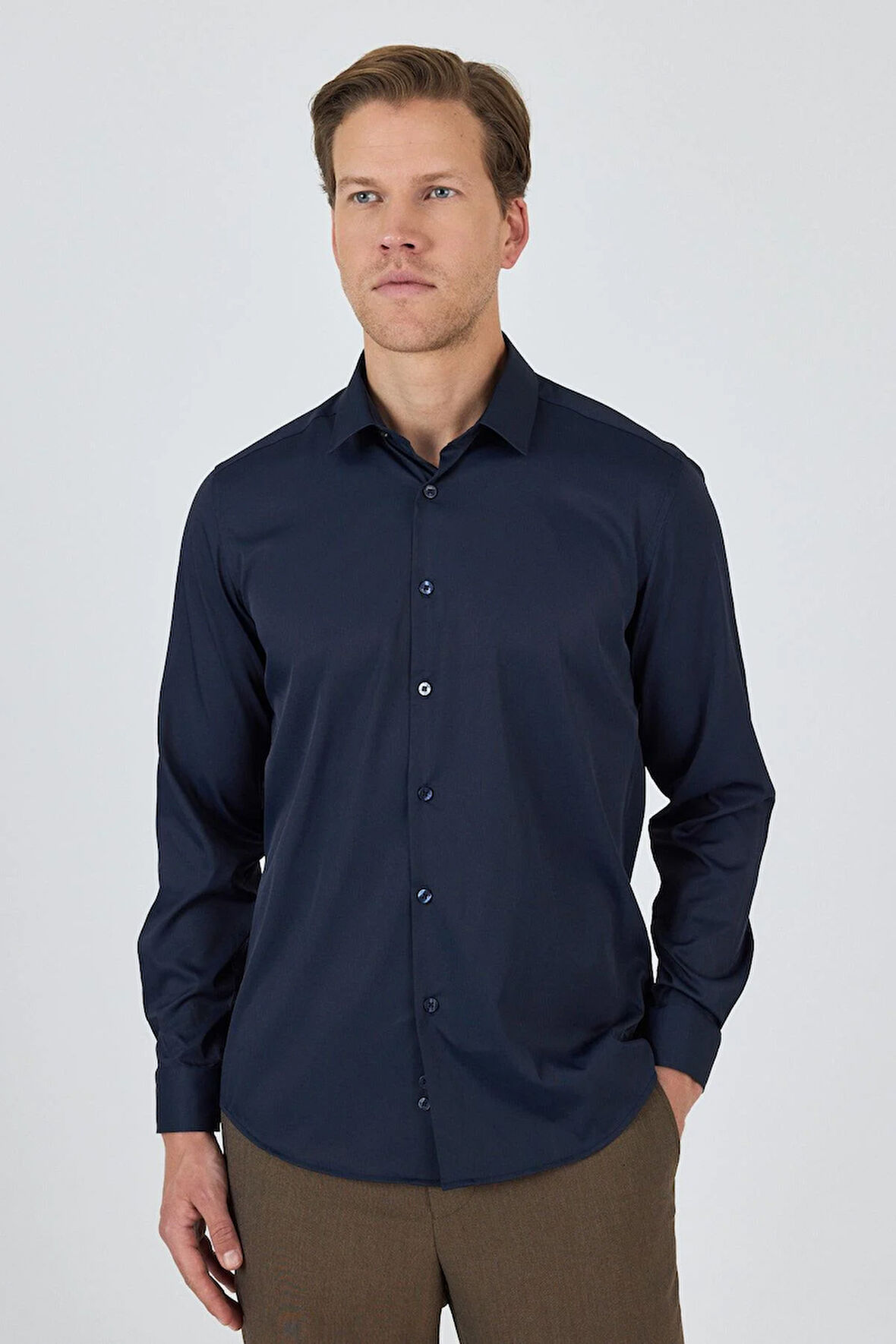 Koyu Lacivert Sert Yaka Cepsiz Gabardin Uzun Kol Slim Fit Esnek Gömlek 1004250234
