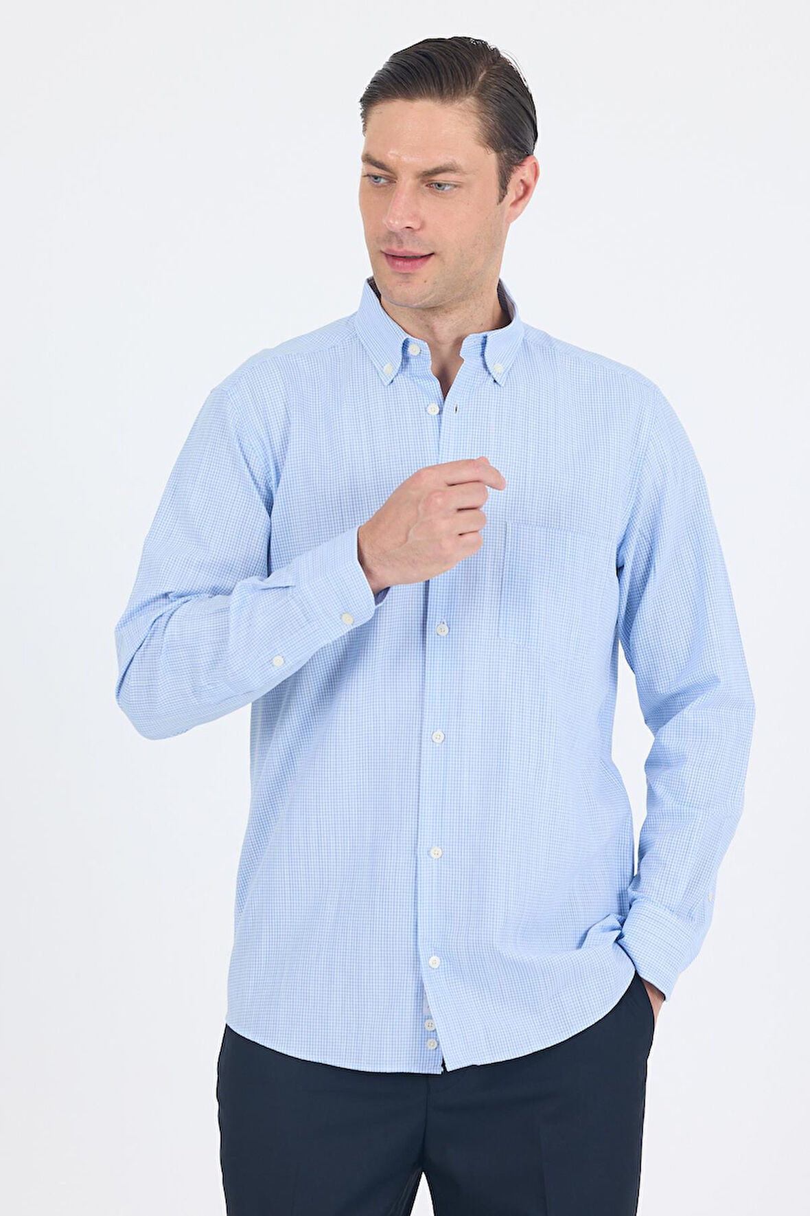 Koyu Mavi Uzun Kol Smart Düğmeli Yaka Cepli  Comfort Fit %100 Pamuk Gömlek 1004250236