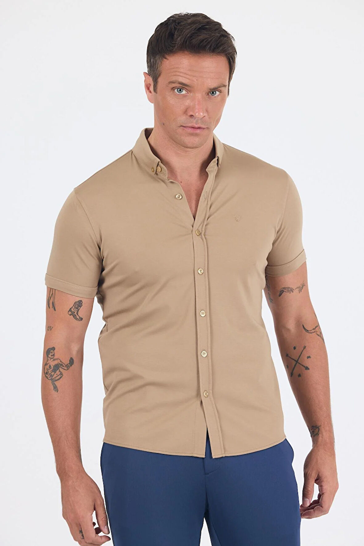 Koyu Bej italyan Düğmeli Yaka Kısa Kol Cepsiz Slim Fit Gömlek 1004250255