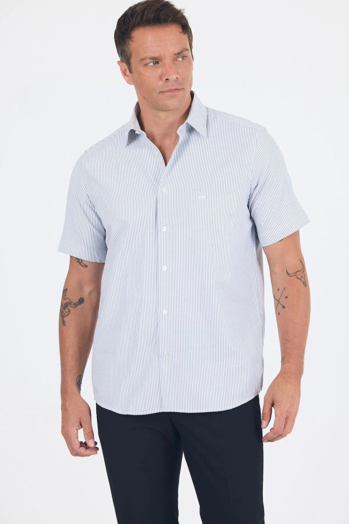 Siyah Sert  Yaka Kısa Kol Cepli  Comfort Fit Cls Gömlek 1004250259