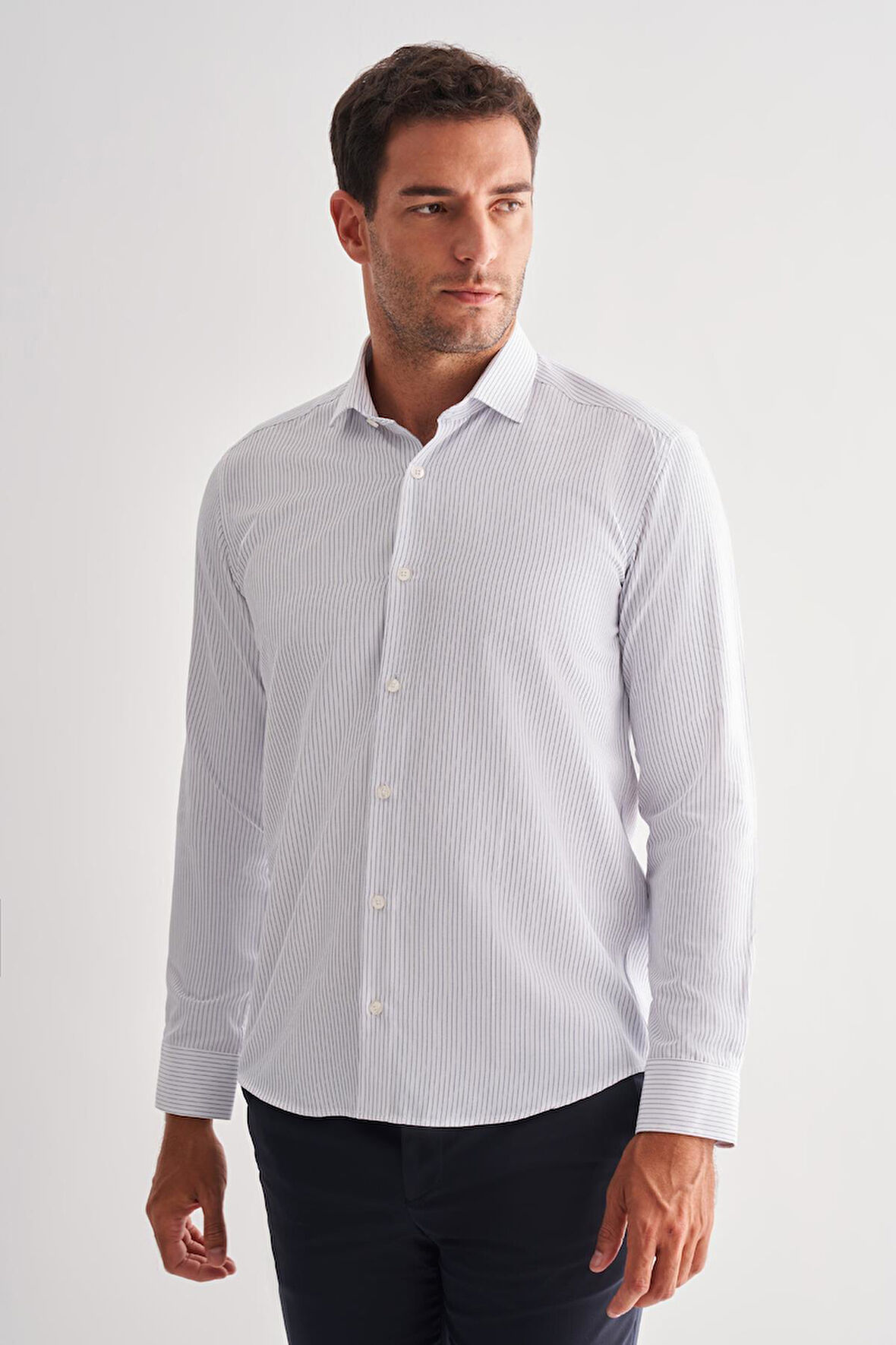 Beyaz Yarım İtalyan Yaka Uzun Kol Cepsiz  Slimfit Fit Classic Gömlek 1004255162