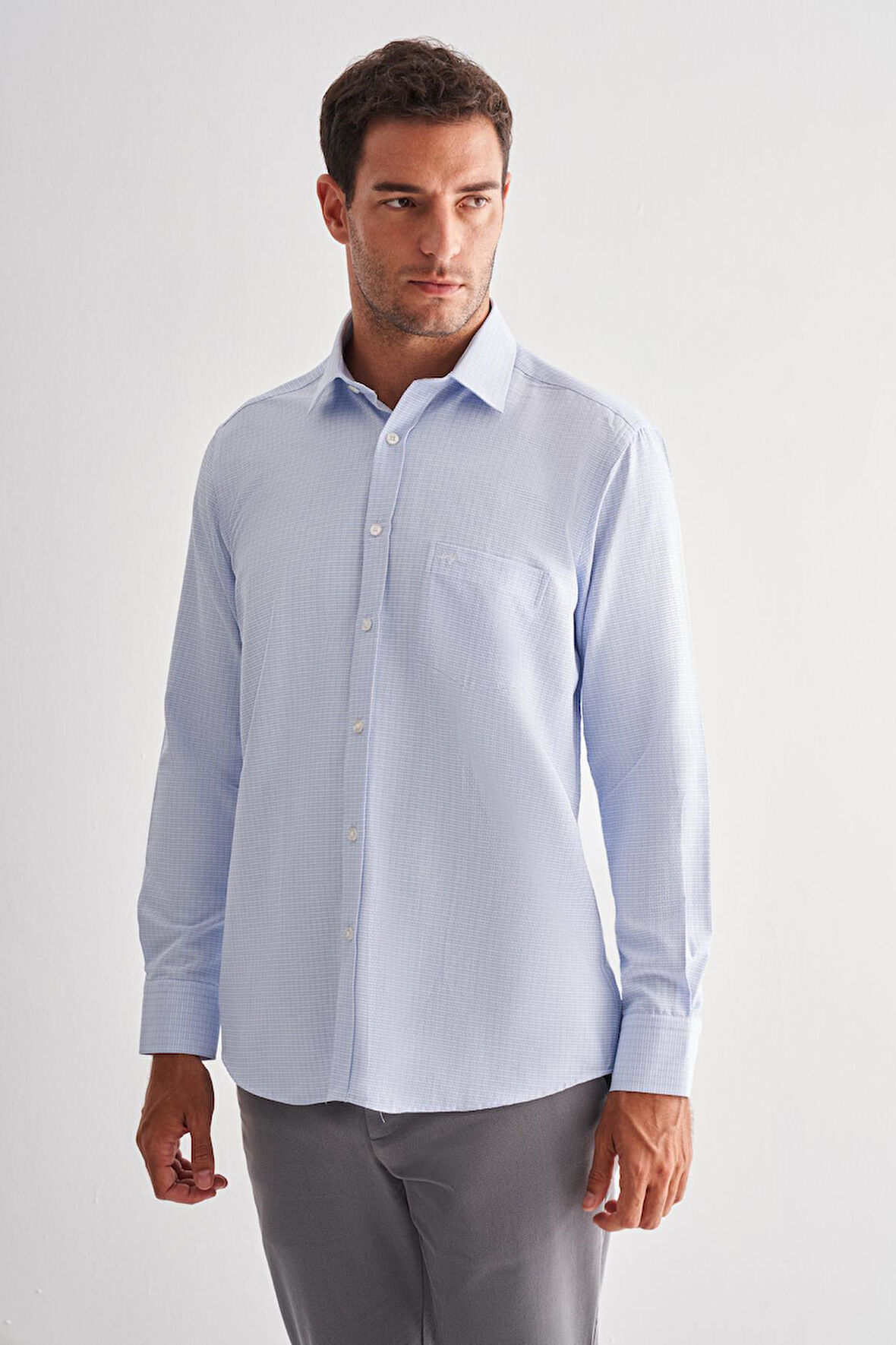 Koyu Mavi Sert Yaka Uzun Kol Cepli Comfort Fit Classic Gömlek 1004255163