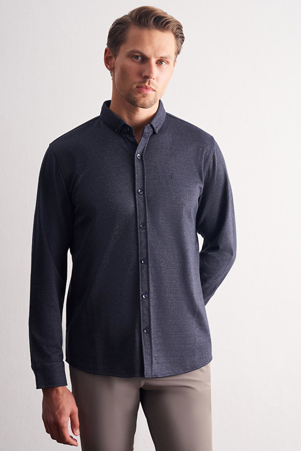 Koyu Lacivert Smart Düğmeli Yaka Uzun Kol Cepsiz Slim Fit Casual Gömlek 1004255171