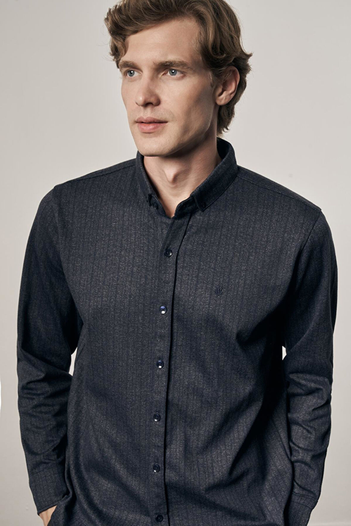 Koyu Lacivert Smart Düğmeli Yaka Uzun Kol Cepsiz Slim Fit Casual Gömlek 1004255172