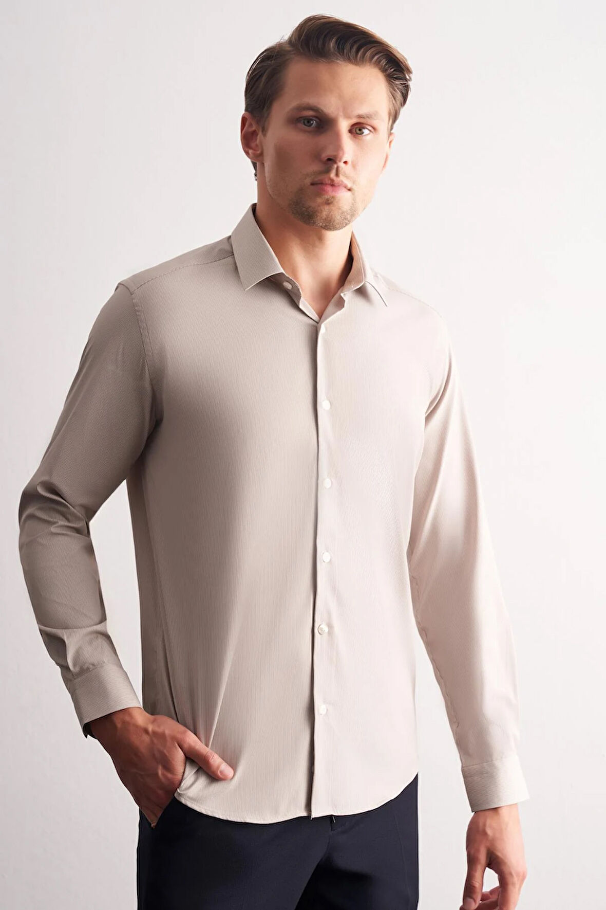 Bej-Beyaz Sert Yaka Çizgili Desen Uzun Kol Slim Fit Esnek Gömlek 1004255176