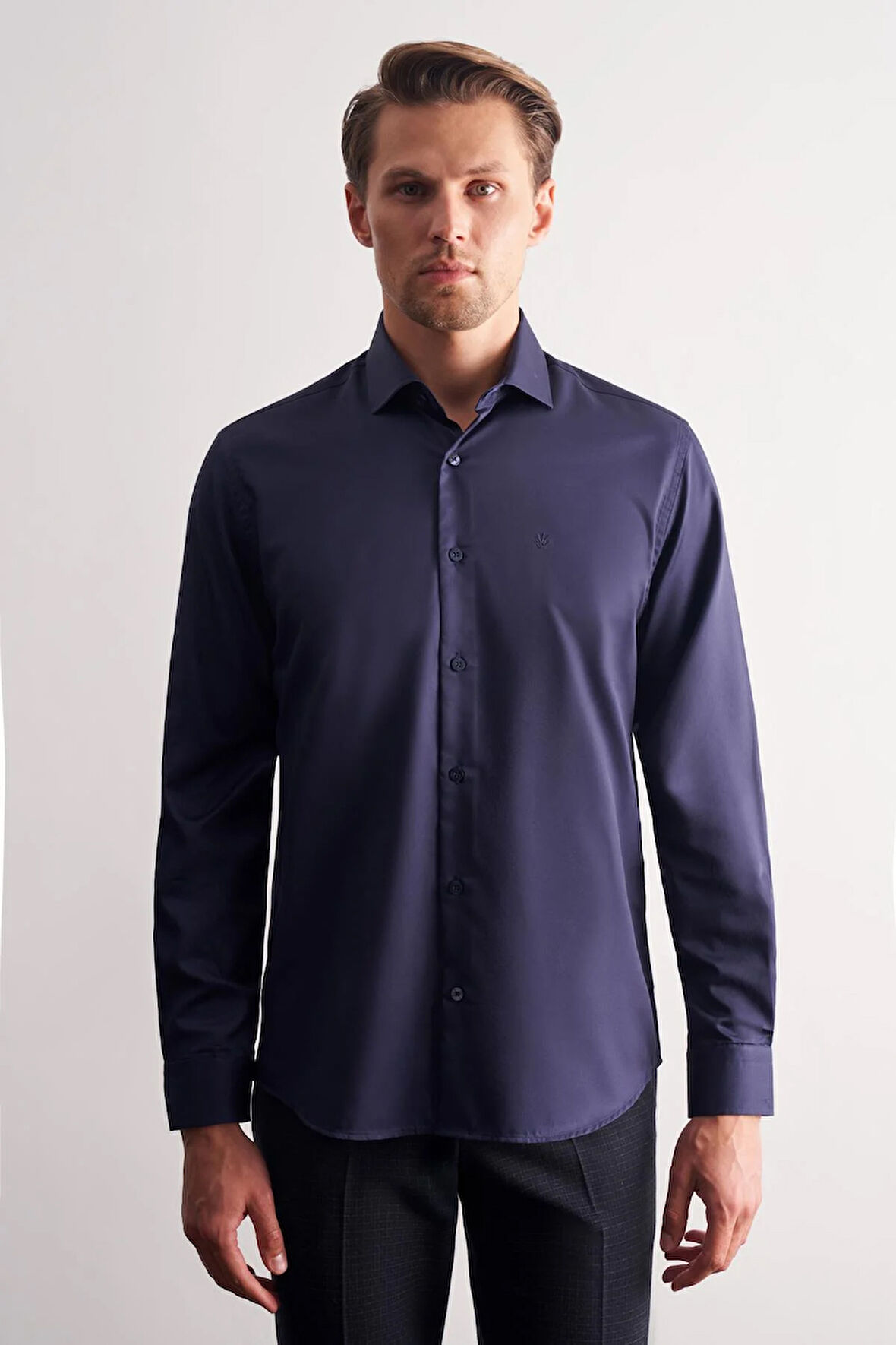 Lacivert Yarım İtalyan Yaka Saten Uzun Kol Slim Fit %100 Pamuk Gömlek 1004255188