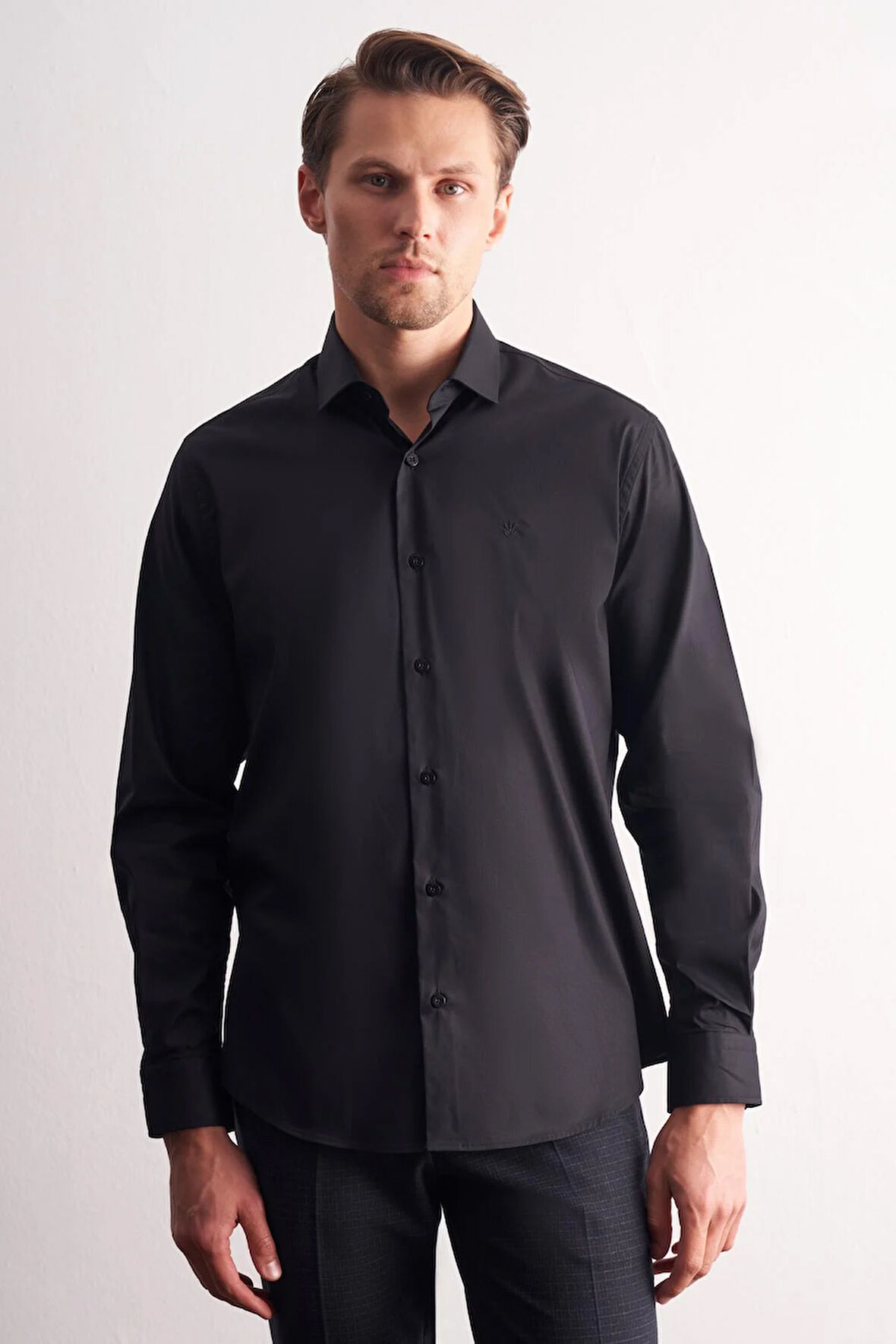 Siyah Yarım İtalyan Yaka Uzun Kol Premium Slim Fit Pamuklu Gömlek 1004255198