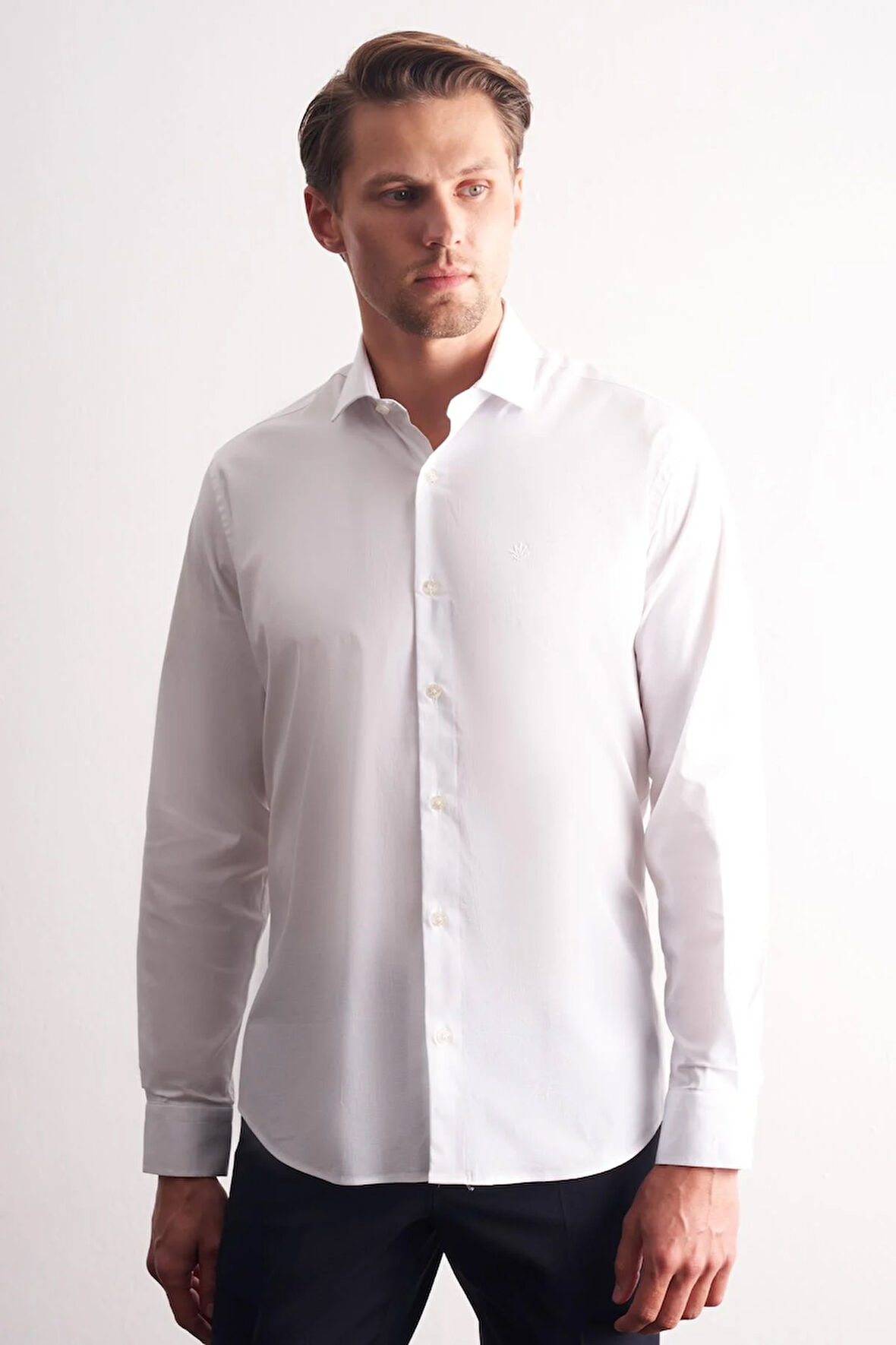 Beyaz Yarım İtalyan Yaka Uzun Kol Premium Slim Fit Pamuklu Gömlek 1004255198