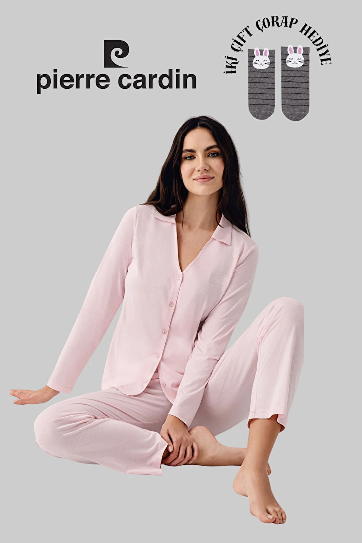 Kadın Pembe Lisanslı Yumuşak Doku Uzun Kollu Düğmeli Kadın Pijama Takımı 2 Çift Çorap Hediye