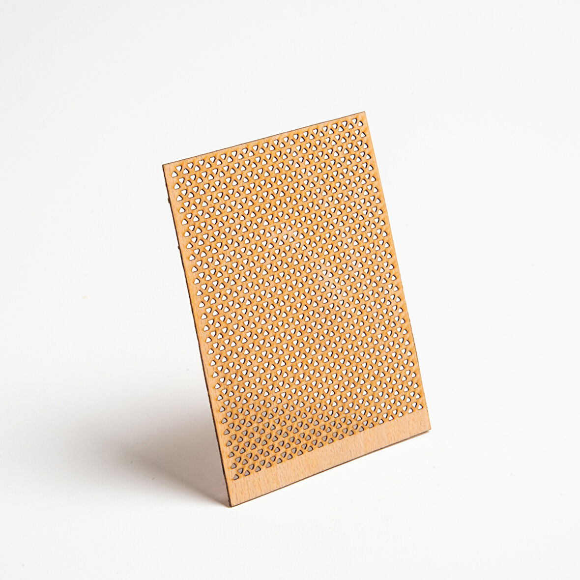 Delikli Model ( Üçgen ) Ahşap Mum Fitili ve Yapışkanlı Fitil Sehpası 75 Adet ( 75mm x 100mm x 0,5mm )